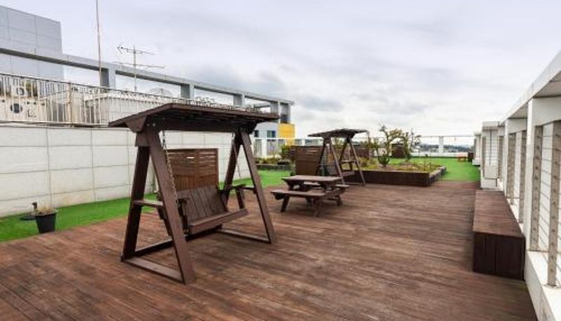 Zewnętrzna część hotelu - Shin Shin Hotel Jeju Eastern