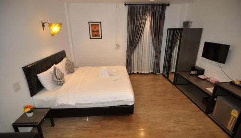 Kamer - The Warehouse Chiang Mai