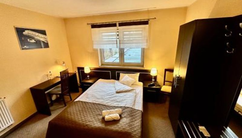 Info - Hotel Pod Dębami