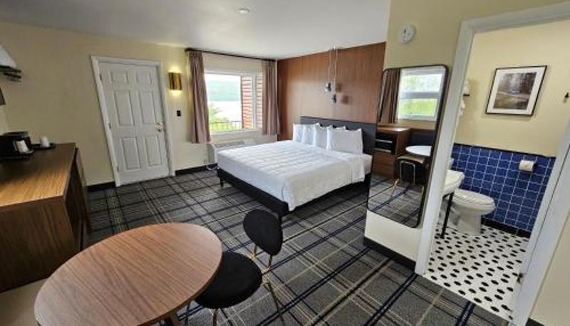 Oda - The Hotel Laurel at Seneca