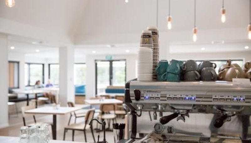 Restoran içinde kahvaltı salonu - The Harvest Hotel