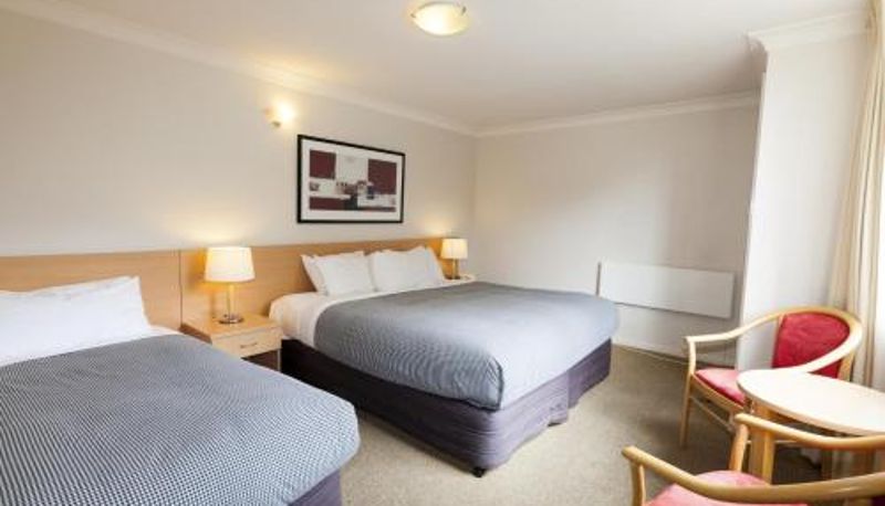 Zimmer - The Denman Hotel in Thredbo