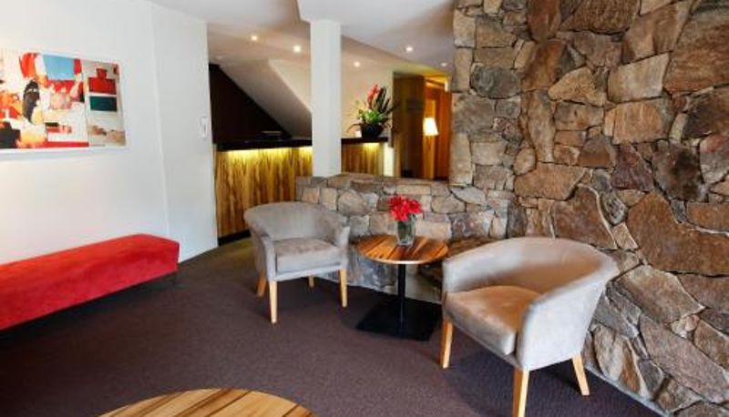 Zimmer - The Denman Hotel in Thredbo