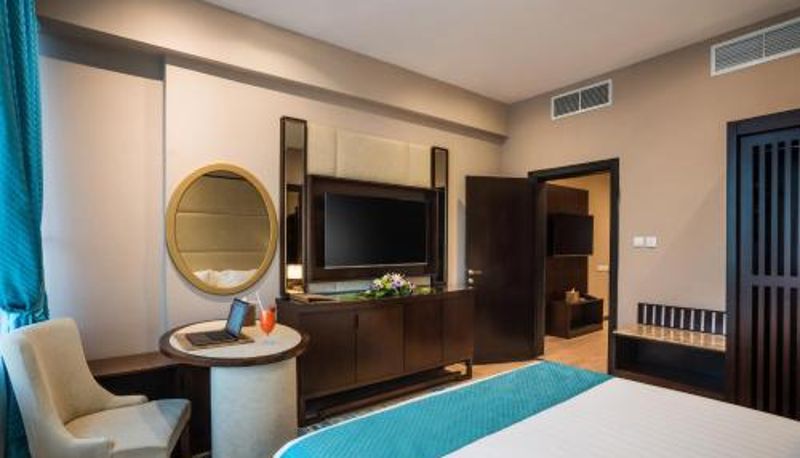 Suite - Naviti Warwick Dammam