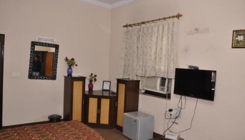 Info - Hotel Pratiksha
