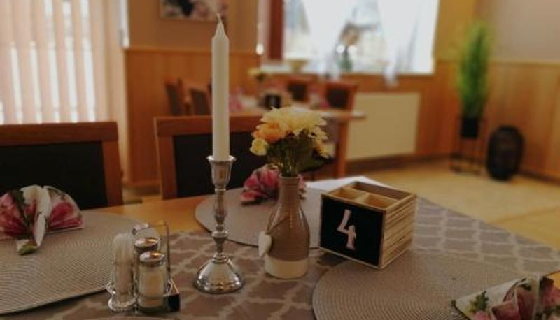Ontbijtzaal in het restaurant - Vzdělávací Středisko a Hotel