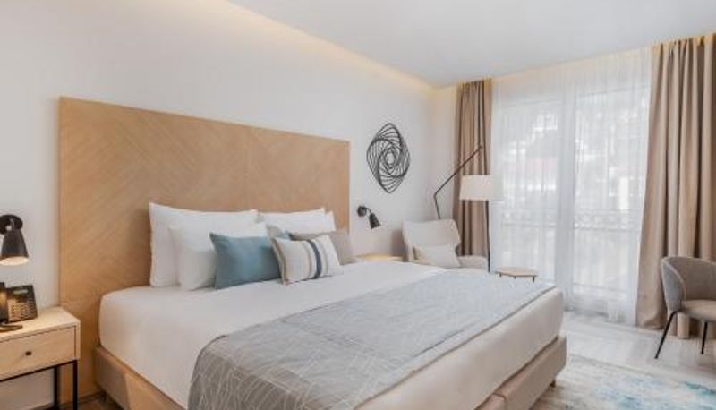 Room - Lazure Hotel & Marina