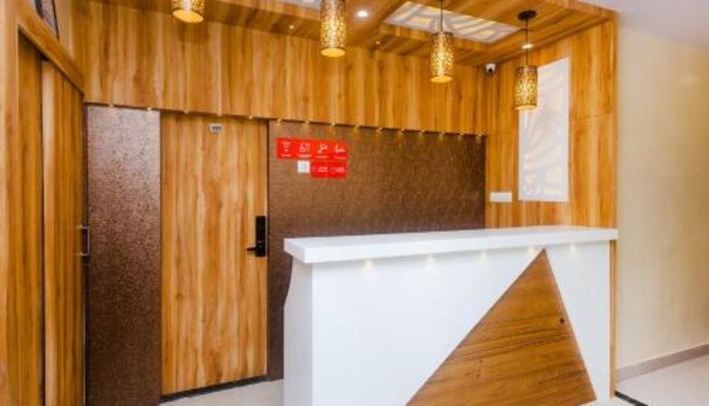 Reception - Hotel Sun City Near Saifee Hospital And HN Reliance Hospital