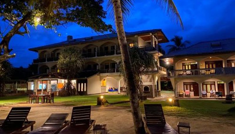 Otel açık alanı - Sri Gemunu Beach Resort