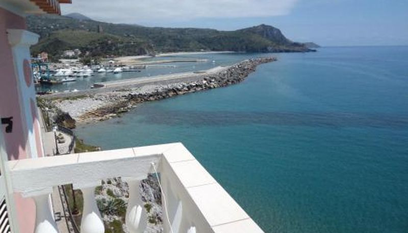 Taras - Albergo Tirreno