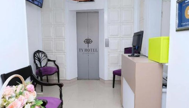 Resepsiyon - TY Hotel