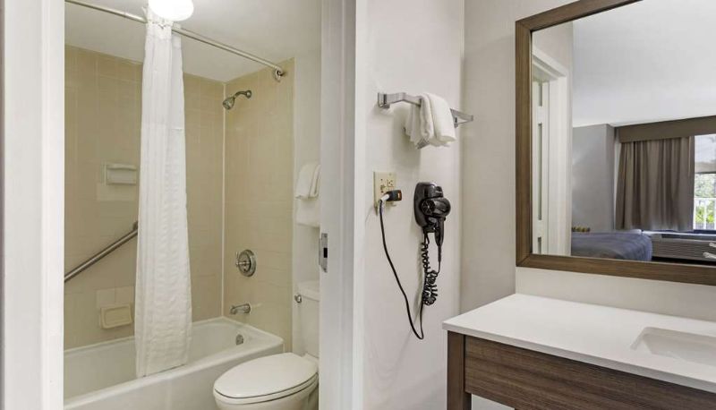 Camera - Quality Inn & Suites St Augustine Beach Area