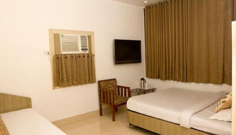 Tripla - Hotel White House
