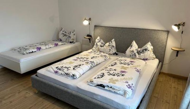 Pokój trzyosobowy - Dolomites Smart Holidays