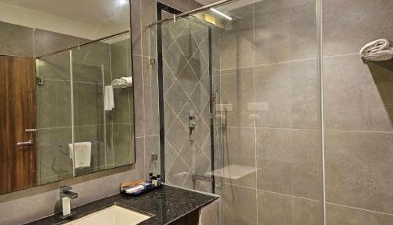 Info - The creek resort & spa