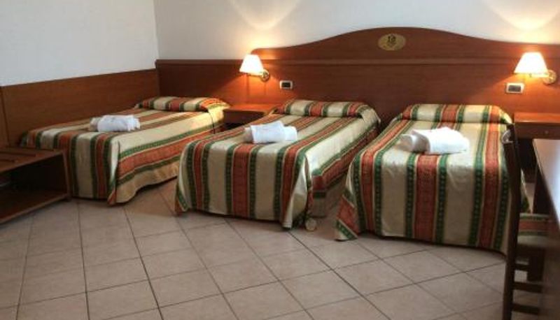 Tripla - Hotel Pizzeria Ristorante "Al Leone"
