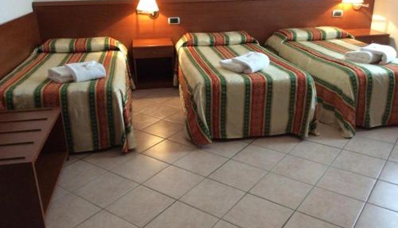 Tripla - Hotel Pizzeria Ristorante "Al Leone"