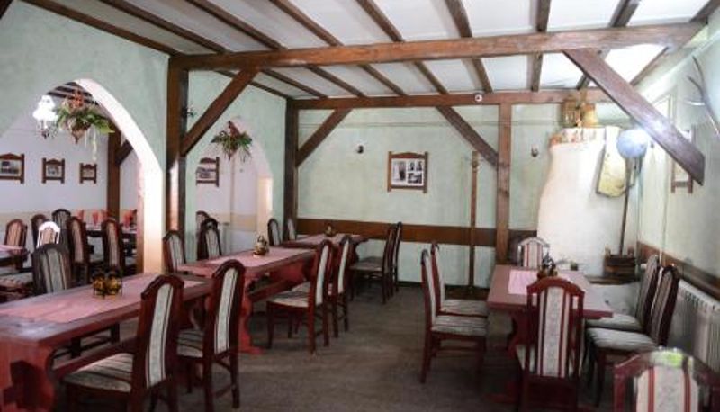 Salle de petit-déjeuner dans le restaurant - Zlatni Klas