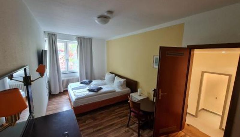Info - Hotel Bischoff Winnweiler