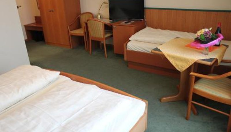 Pokój trzyosobowy - Hotel Ideal