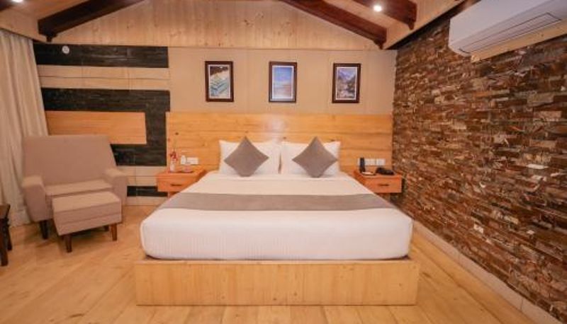 Zimmer - Regenta Resort MARS Valley View Shoghi
