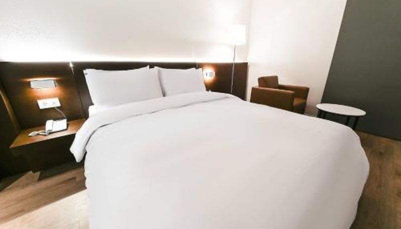 Info - Golden River Hotel