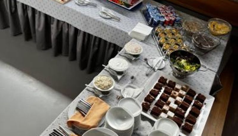 Sala śniadaniowa w restauracji - Pivotel MMX