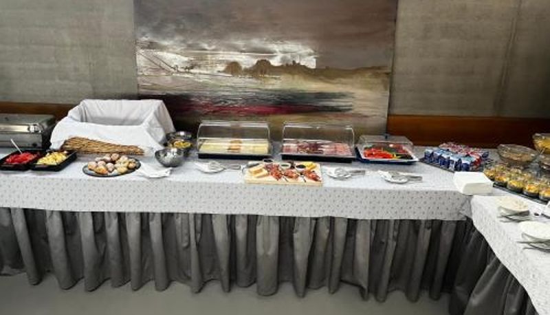 Sala śniadaniowa w restauracji - Pivotel MMX