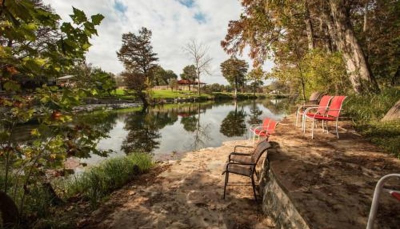 Bilgi - Gruene River Hotel & Retreat