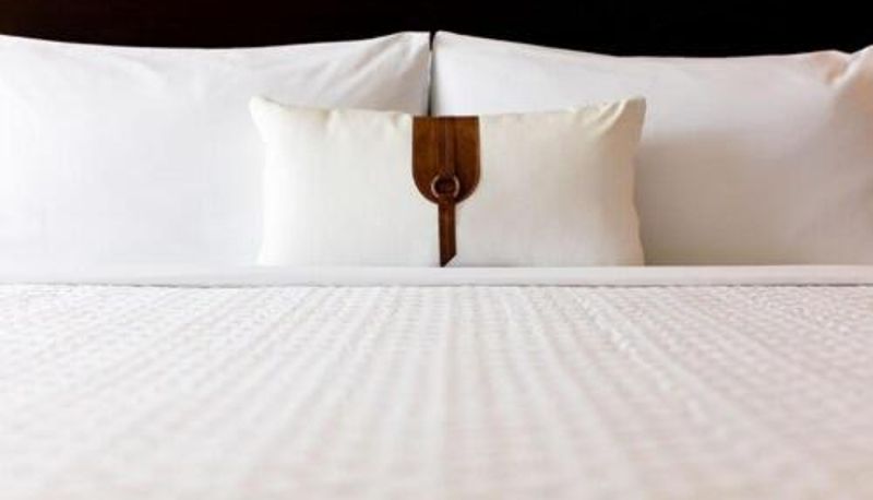 Bilgi - The Equestrian Hotel