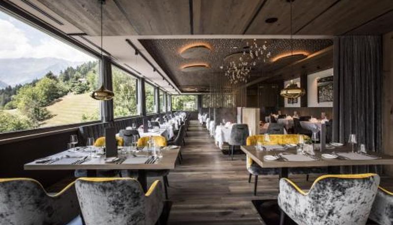 Frühstücksraum innerhalb des Restaurants - Hotel Bad Fallenbach