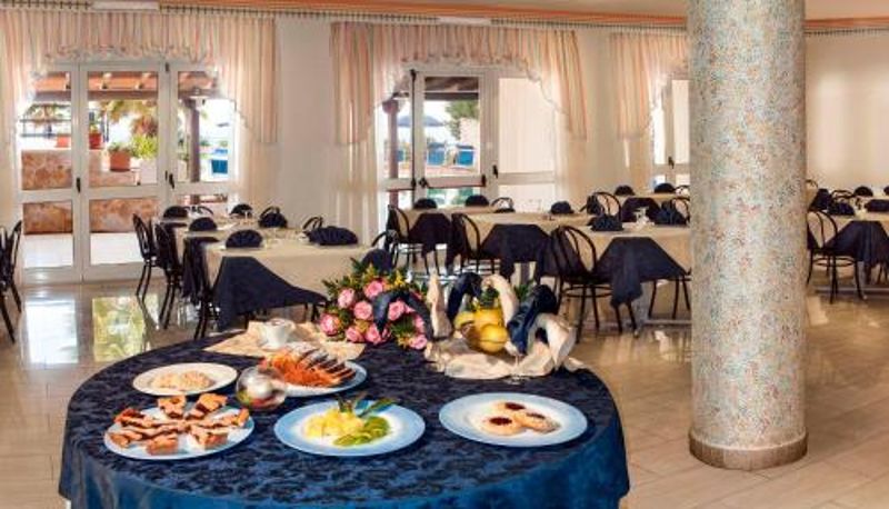 Frühstücksraum innerhalb des Restaurants - Hotel Alizé