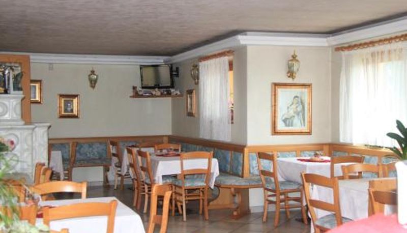 Frühstücksraum innerhalb des Restaurants - Garnì Goccia d'Oro