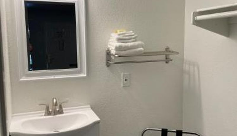 Info - Premier Inns Thousand Oaks