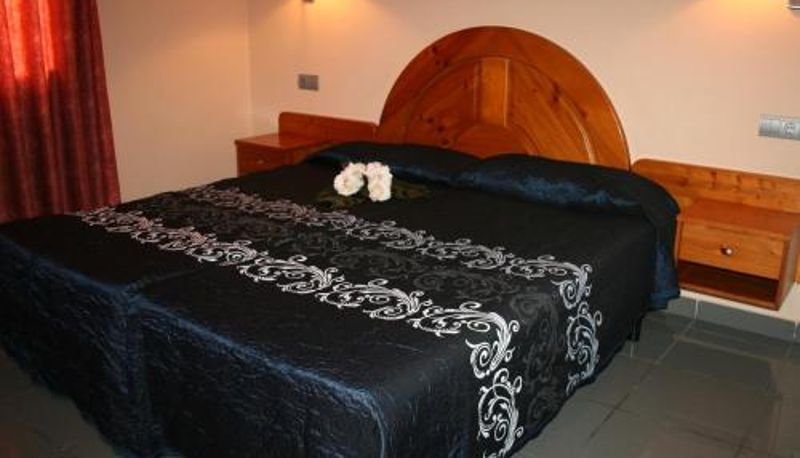 Info - Hotel El Pinche de Oro 3000