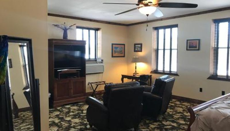 Suite - Caldwell Messenger Suites