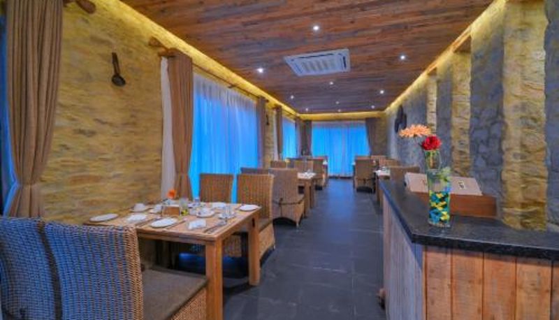 Frühstücksraum innerhalb des Restaurants - Sarangkot Mountain Lodge