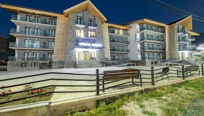 Buitenruimte van het hotel - Crystal Resort