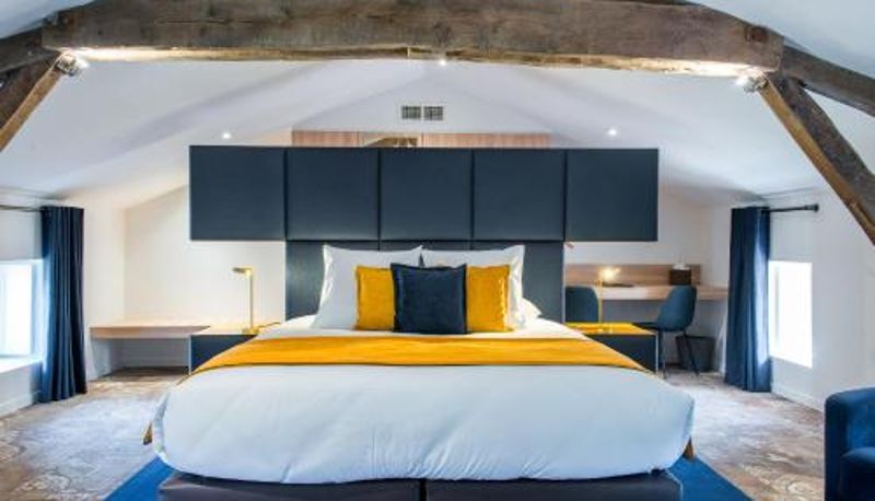 Camera - Logis Hôtel Le Tilia