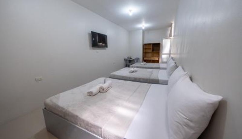 Aile odası - RedDoorz Plus @ Casa Lucia Sindalan San Fernando City Pampanga