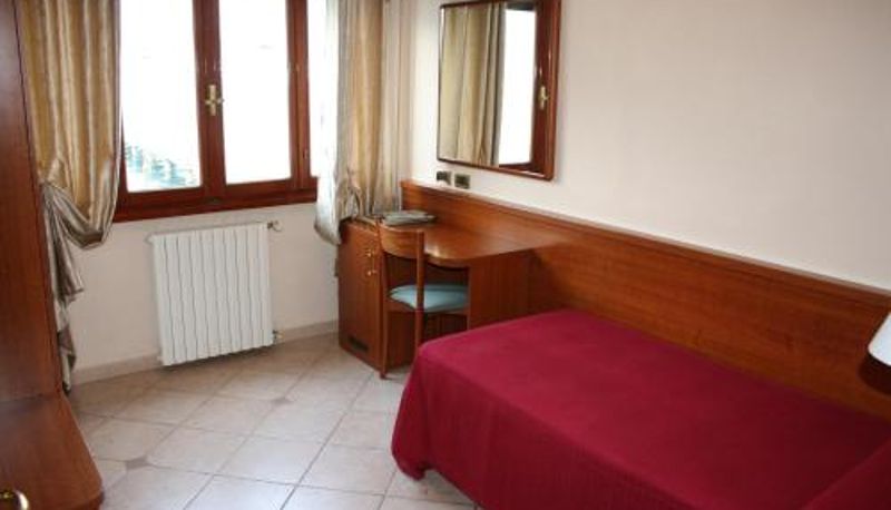 Pokój - Albergo Ristorante Punta Dell'Est