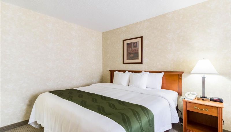 Zimmer - Quality Inn Marshall near University