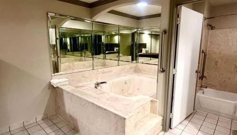 Bilgi - Luxury Inn Liberty