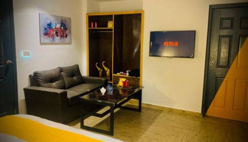 Room - 12th Avenue