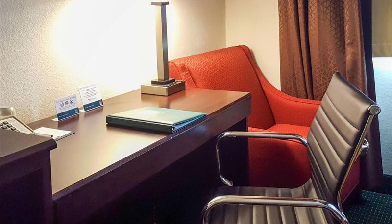 Zimmer - Quality Inn Ozark-Springfield South
