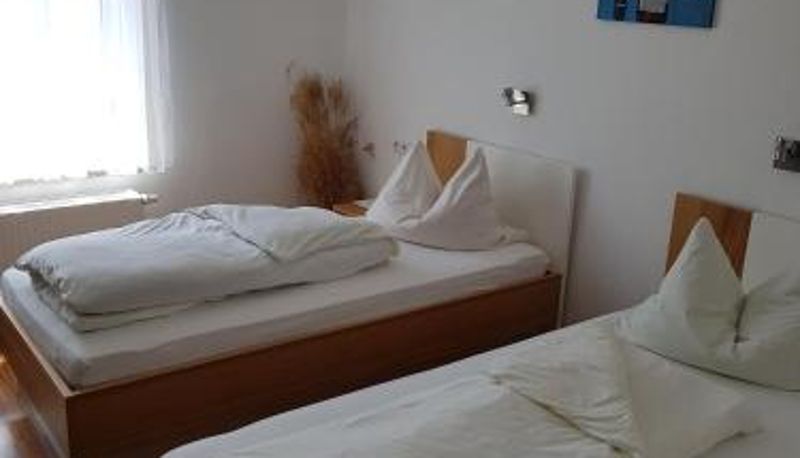 Info - Hotel Restaurant Hirsch