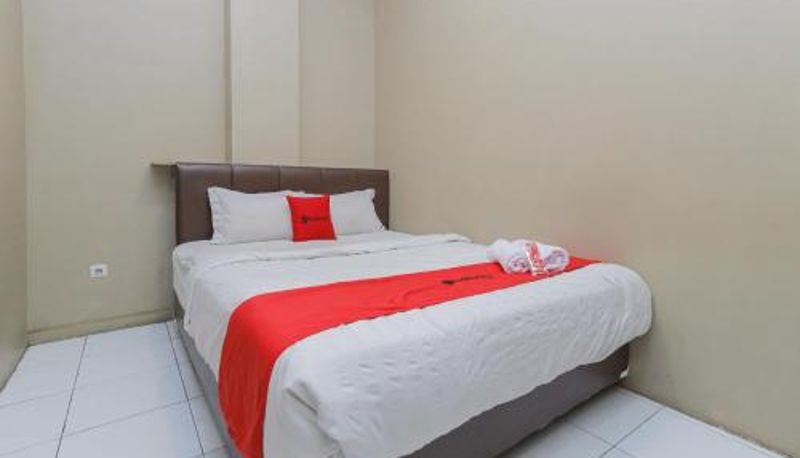 Camera - RedDoorz near BG Junction Surabaya