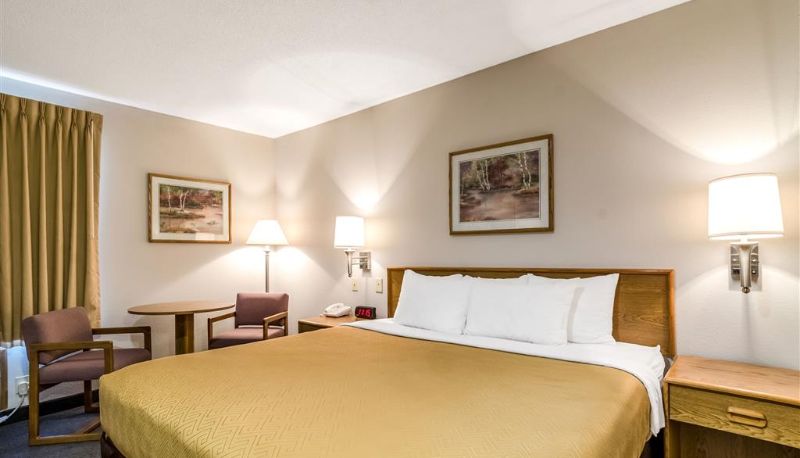 Zimmer - Rodeway Inn Ainsworth