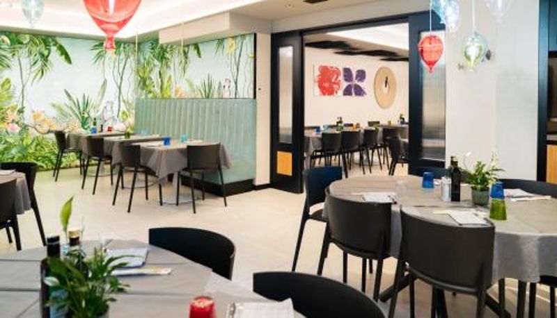 Restoran içinde kahvaltı salonu - Rolly - Rooms & Restaurant