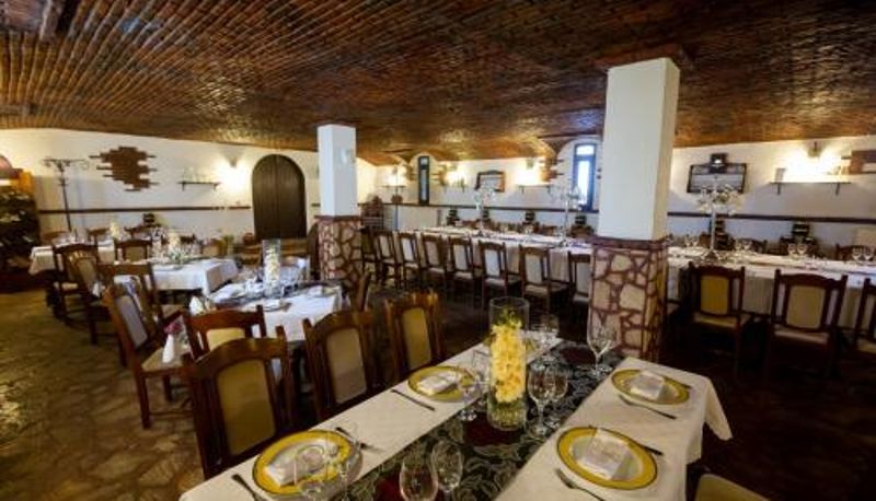 Frühstücksraum innerhalb des Restaurants - Complex Turistic "Moara Dragaicilor"